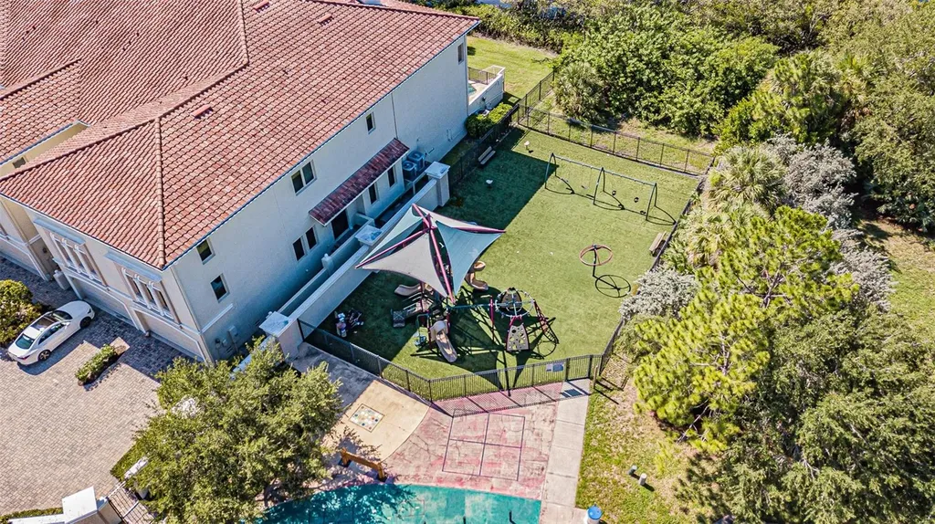 1031 Paseo Del Rio NE St Petersburg FL 33702
