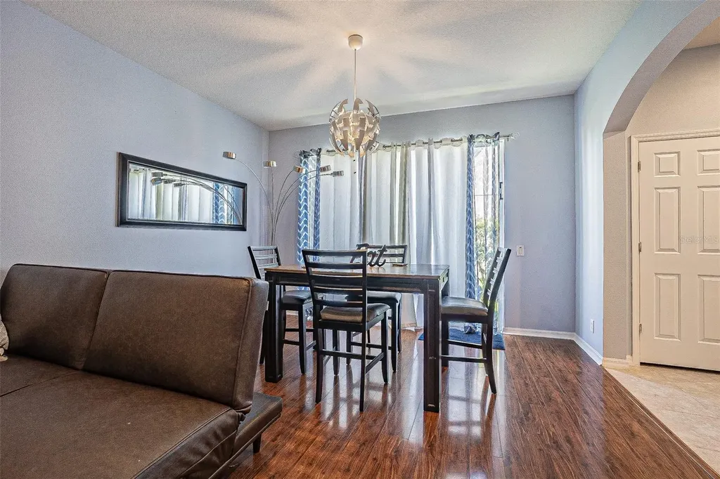 1031 Paseo Del Rio NE St Petersburg FL 33702