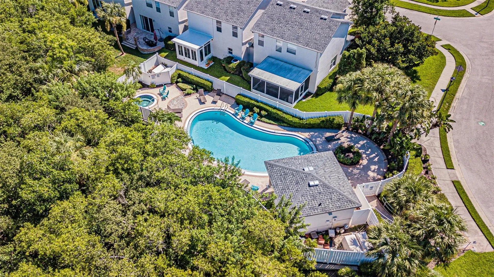 1031 Paseo Del Rio NE St Petersburg FL 33702