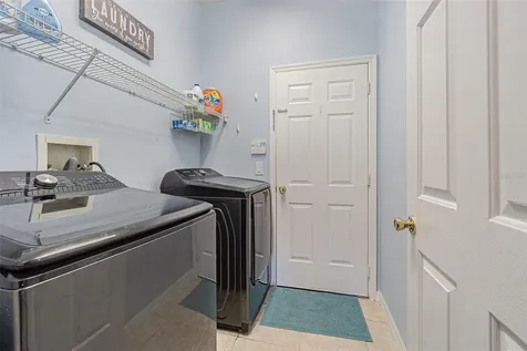 1031 Paseo Del Rio NE St Petersburg FL 33702