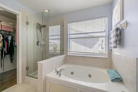 1031 Paseo Del Rio NE St Petersburg FL 33702