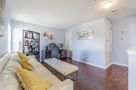 1031 Paseo Del Rio NE St Petersburg FL 33702