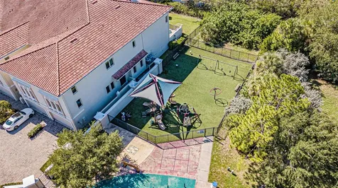1031 Paseo Del Rio NE St Petersburg FL 33702