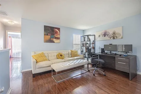 1031 Paseo Del Rio NE St Petersburg FL 33702