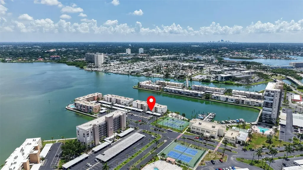 7625 Sun Island Drive S South Pasadena FL 33707