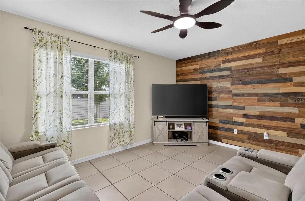 248 Ludisia Loop Davenport FL 33837