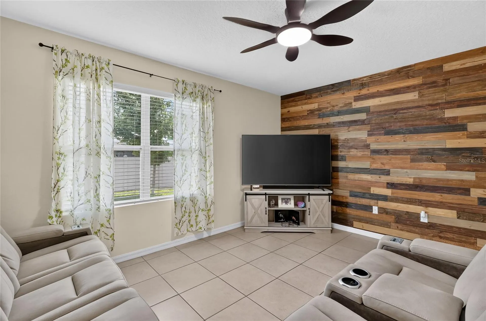 248 Ludisia Loop Davenport FL 33837