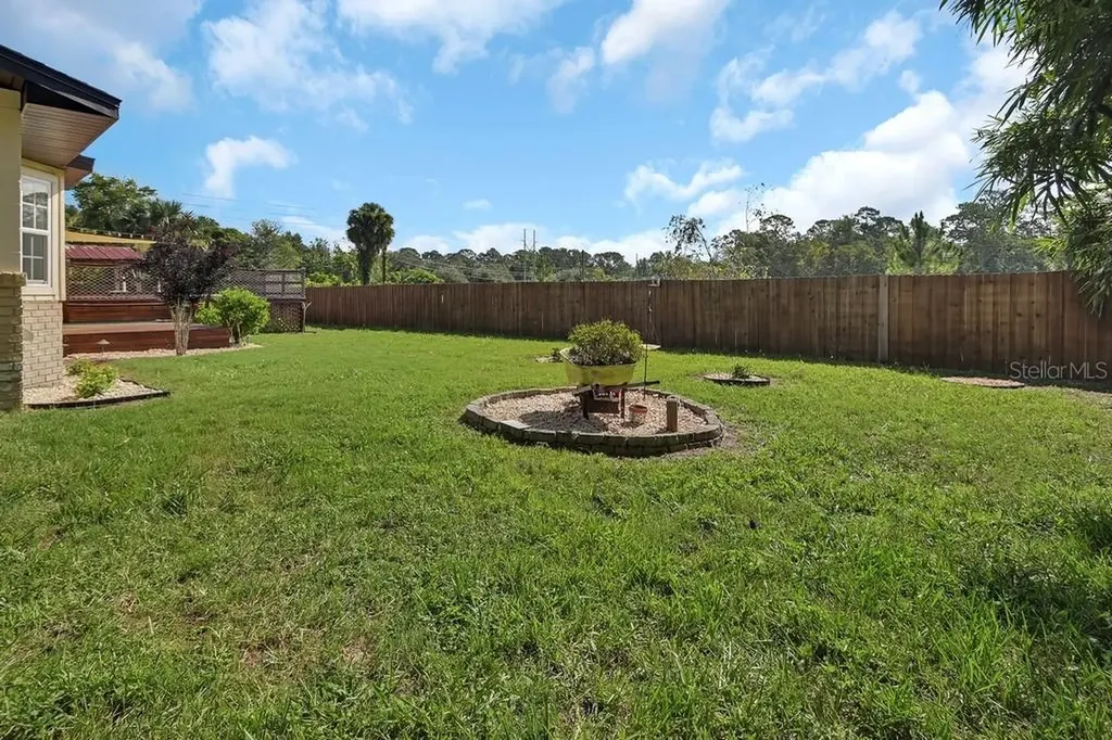 103 Siesta Court Deland FL 32724