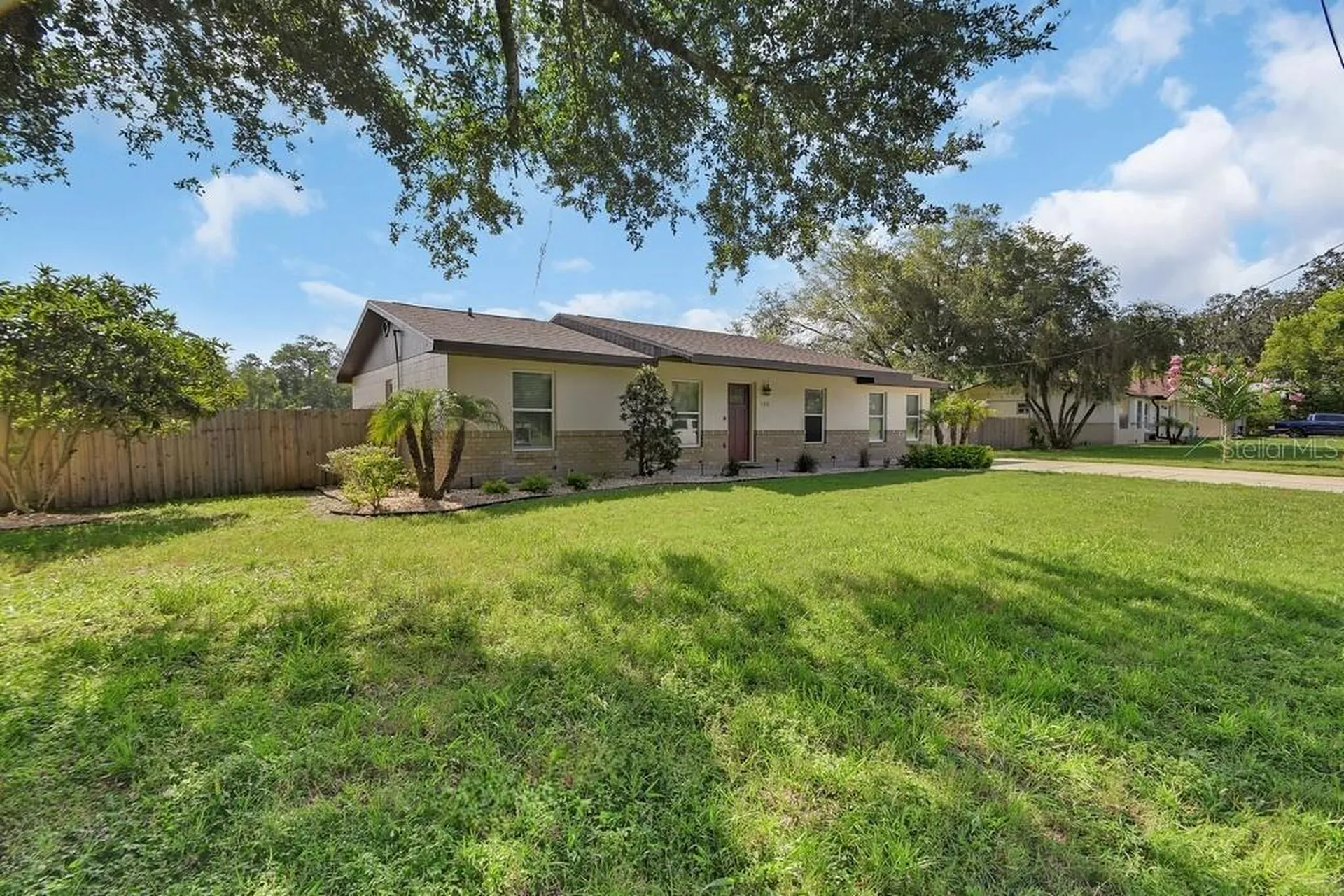 103 Siesta Court Deland FL 32724