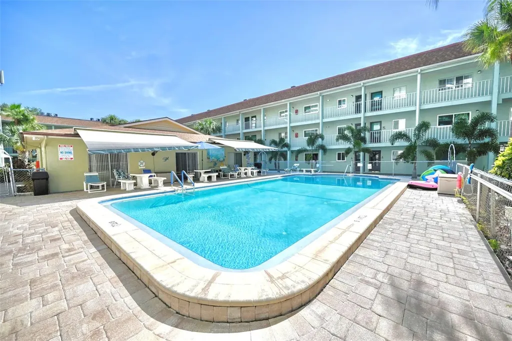 801 83rd Avenue N St Petersburg FL 33702