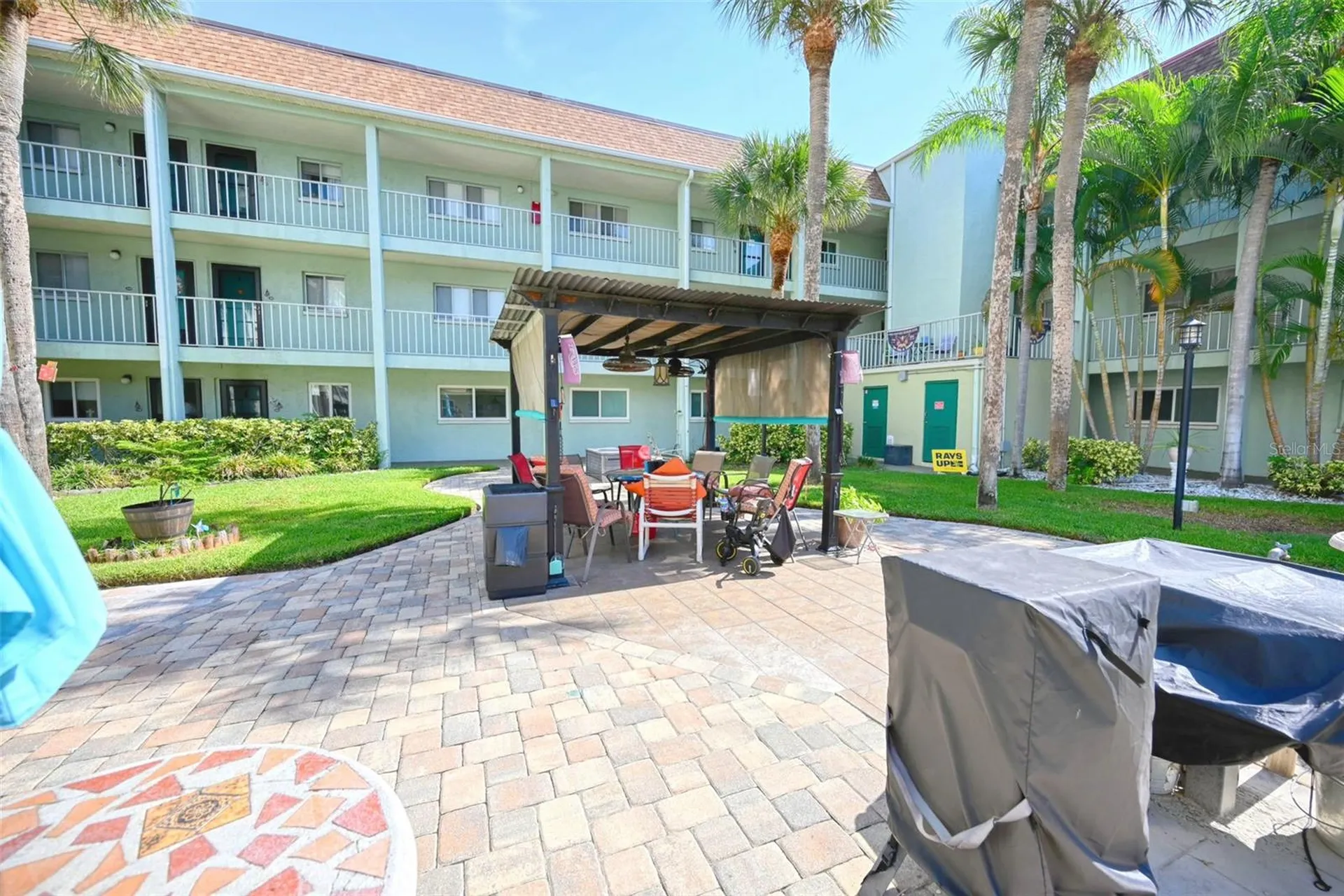 801 83rd Avenue N St Petersburg FL 33702