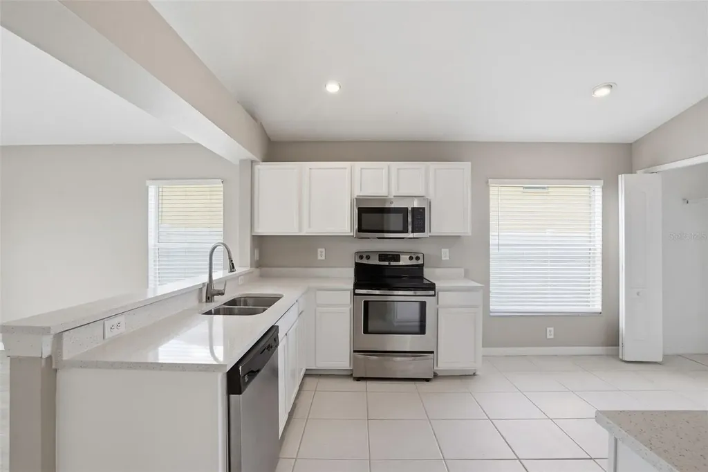 7912 Merchantville Circle Zephyrhills FL 33540