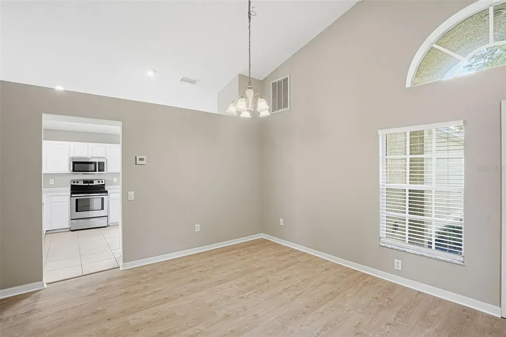 7912 Merchantville Circle Zephyrhills FL 33540