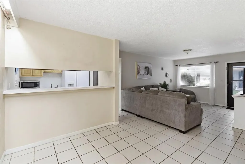 931 W Oak Ridge Road Orlando FL 32809