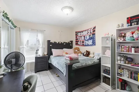 931 W Oak Ridge Road Orlando FL 32809