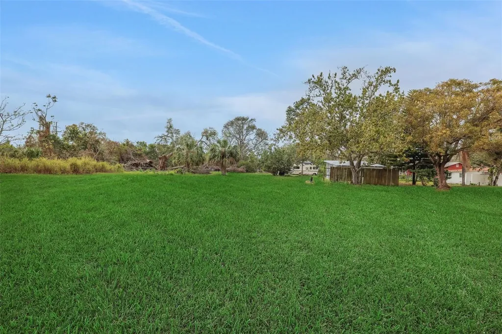 742 Hibiscus Avenue Lake Wales FL 33853