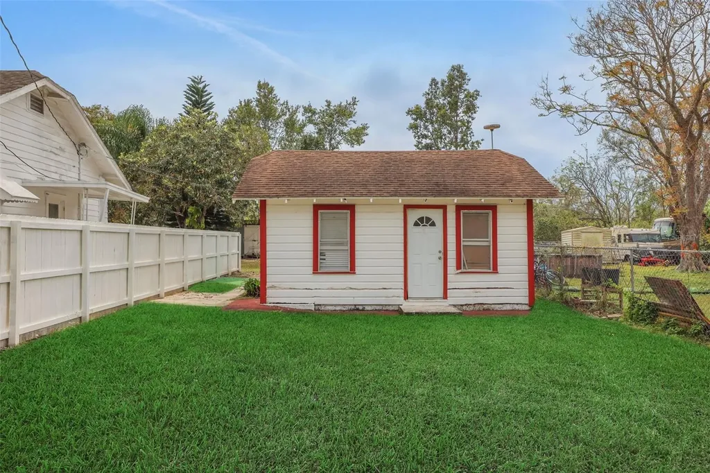 742 Hibiscus Avenue Lake Wales FL 33853