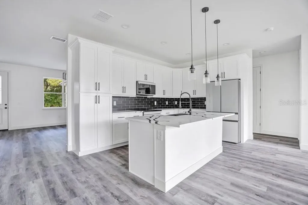 551 Dowling Circle Lady Lake FL 32159