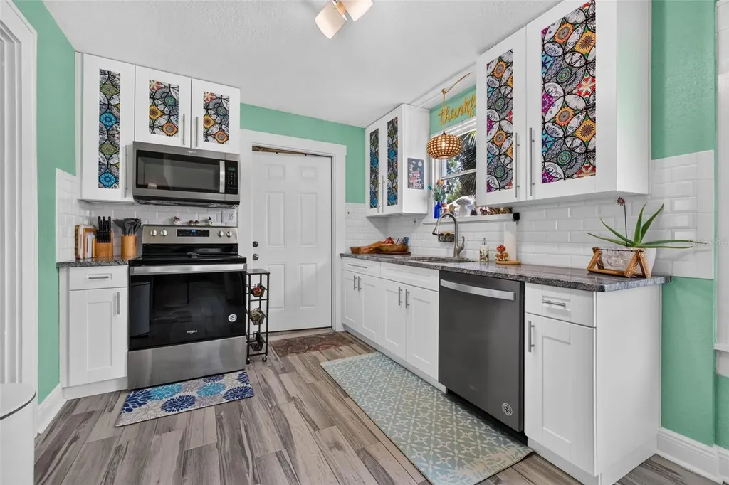 2042 14th Street S St Petersburg FL 33705