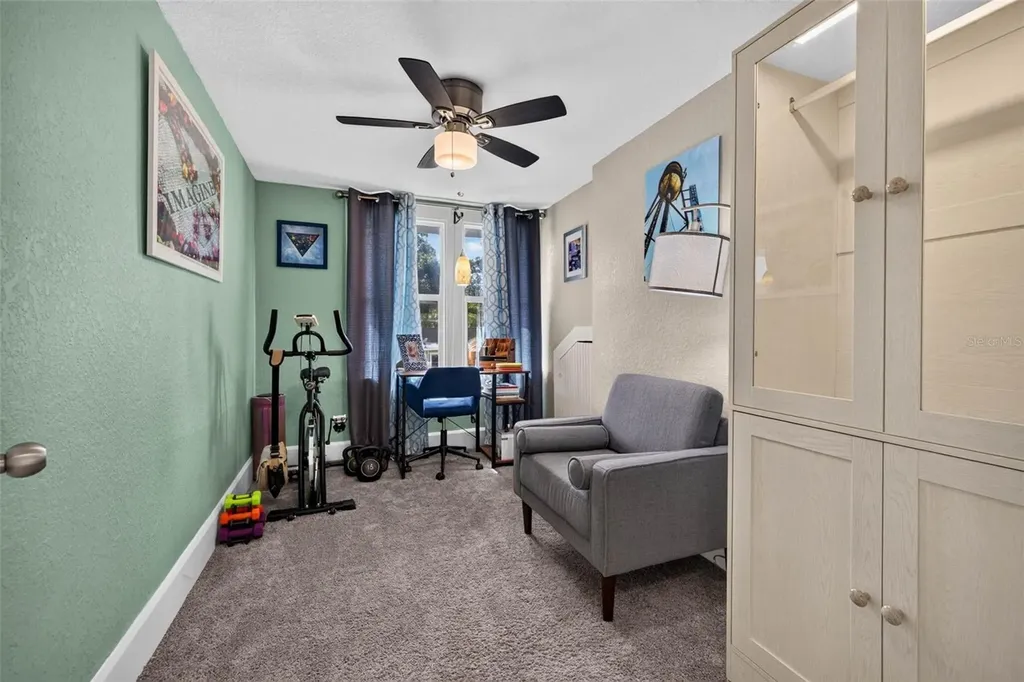 2042 14th Street S St Petersburg FL 33705