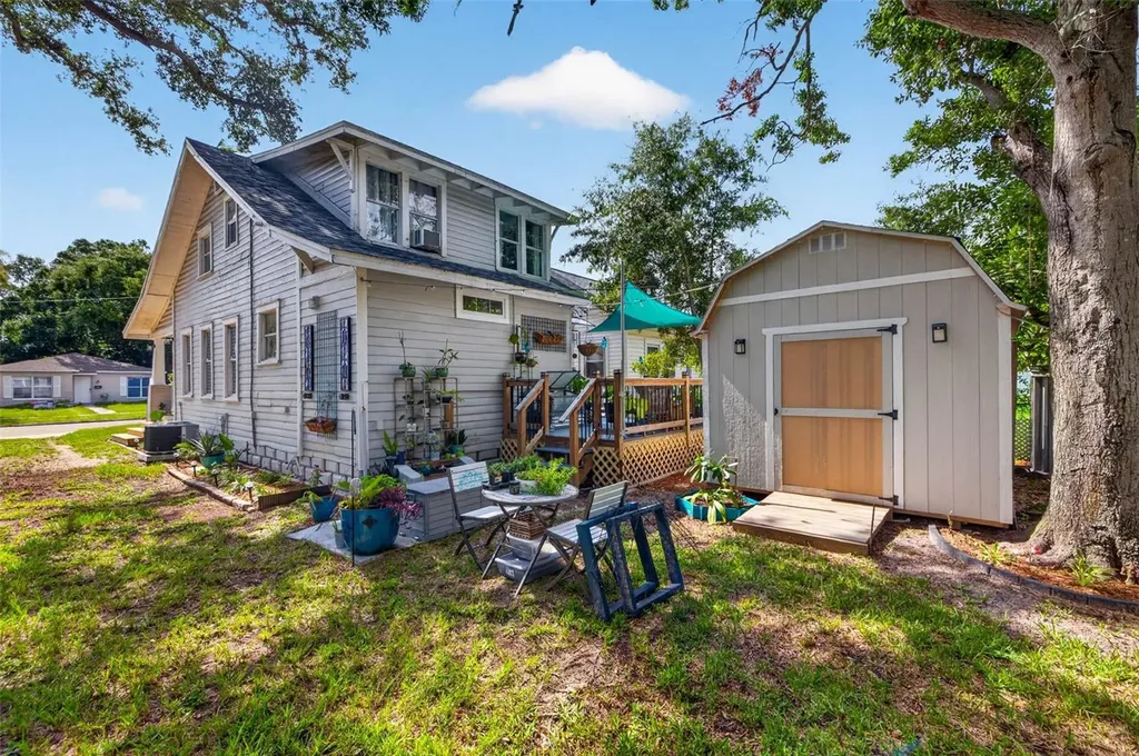 2042 14th Street S St Petersburg FL 33705