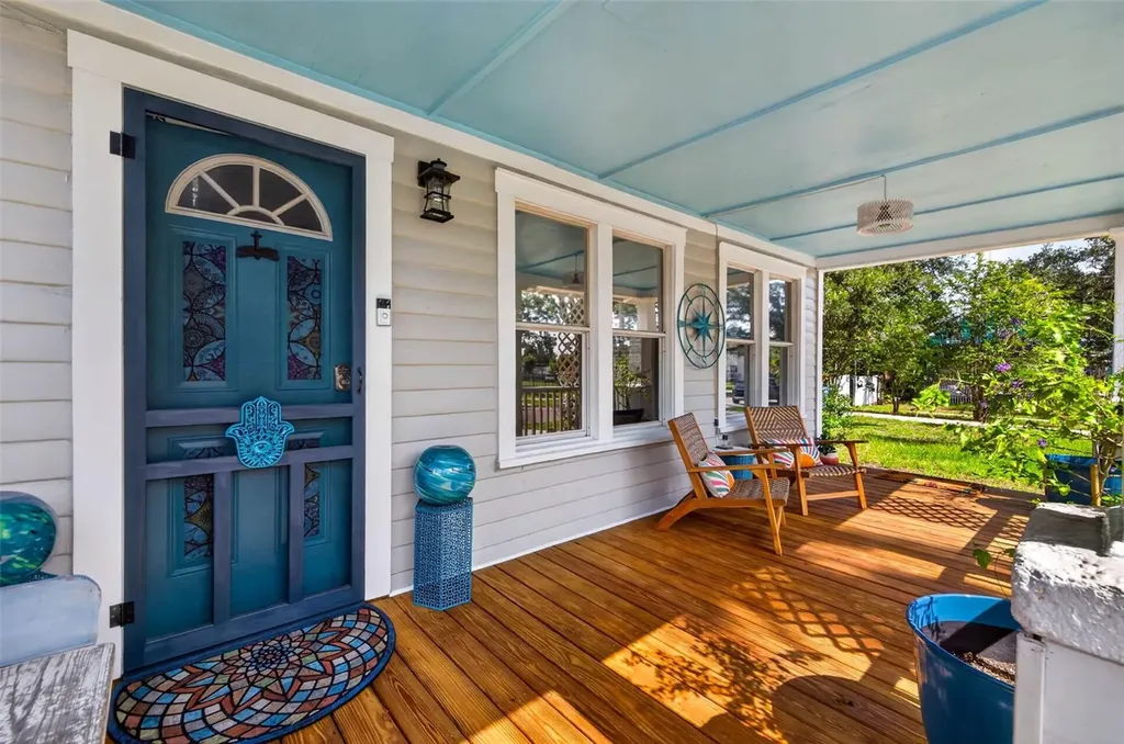 2042 14th Street S St Petersburg FL 33705