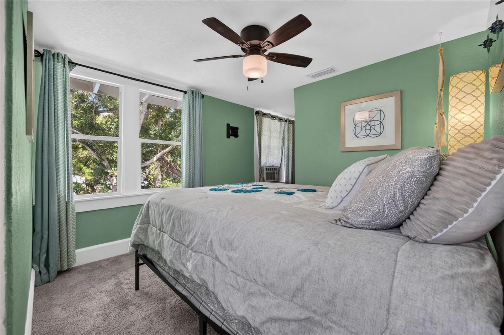 2042 14th Street S St Petersburg FL 33705