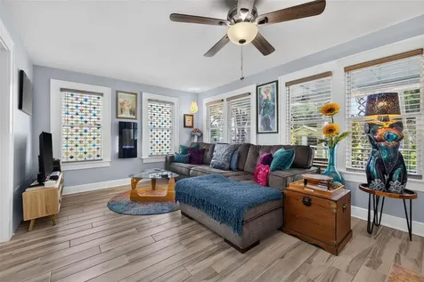 2042 14th Street S St Petersburg FL 33705