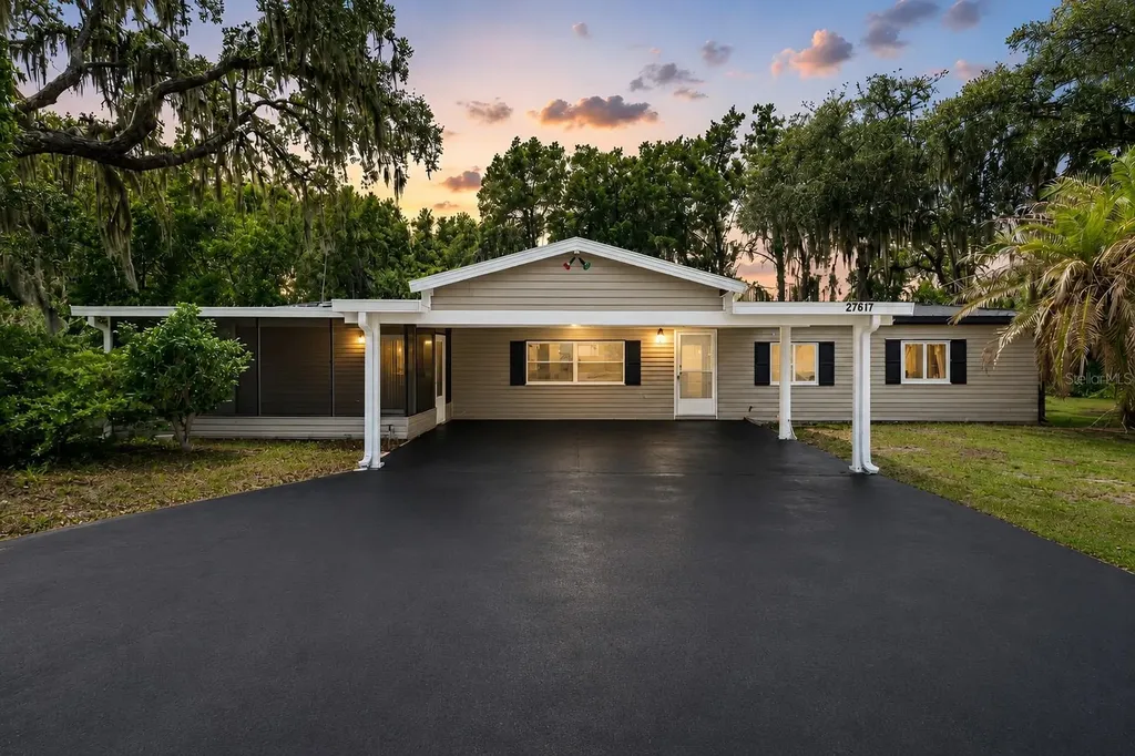 27817 W Pelican Isle Drive Leesburg FL 34748