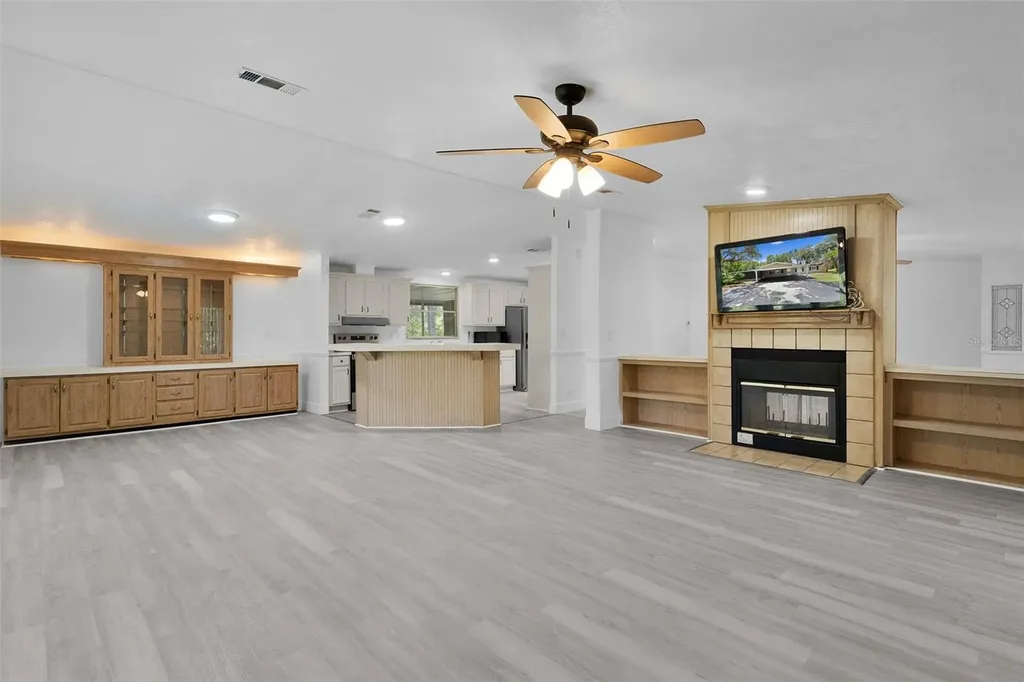 27817 W Pelican Isle Drive Leesburg FL 34748