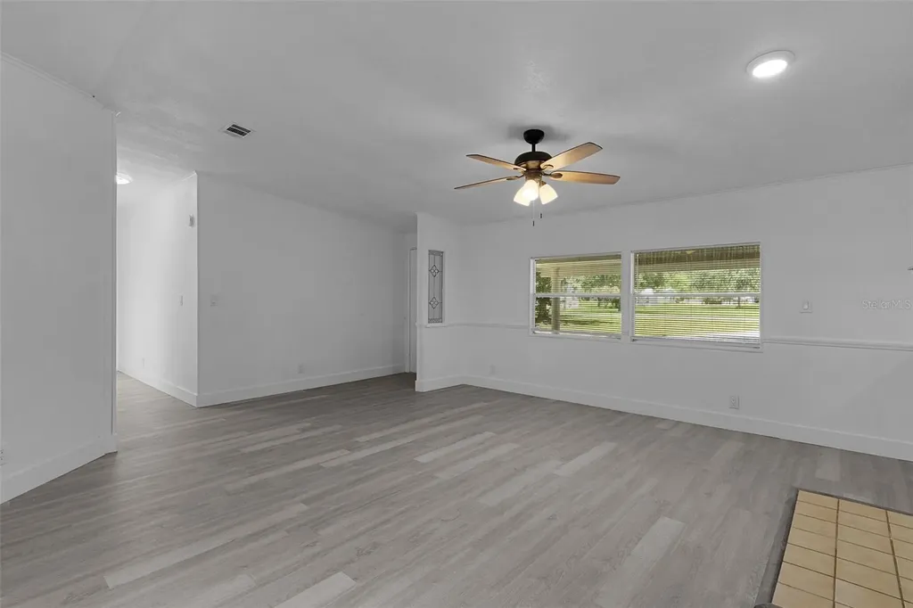 27817 W Pelican Isle Drive Leesburg FL 34748