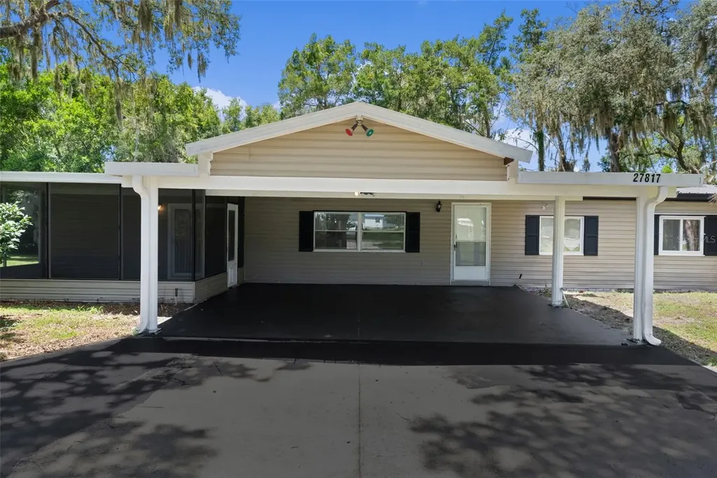 27817 W Pelican Isle Drive Leesburg FL 34748