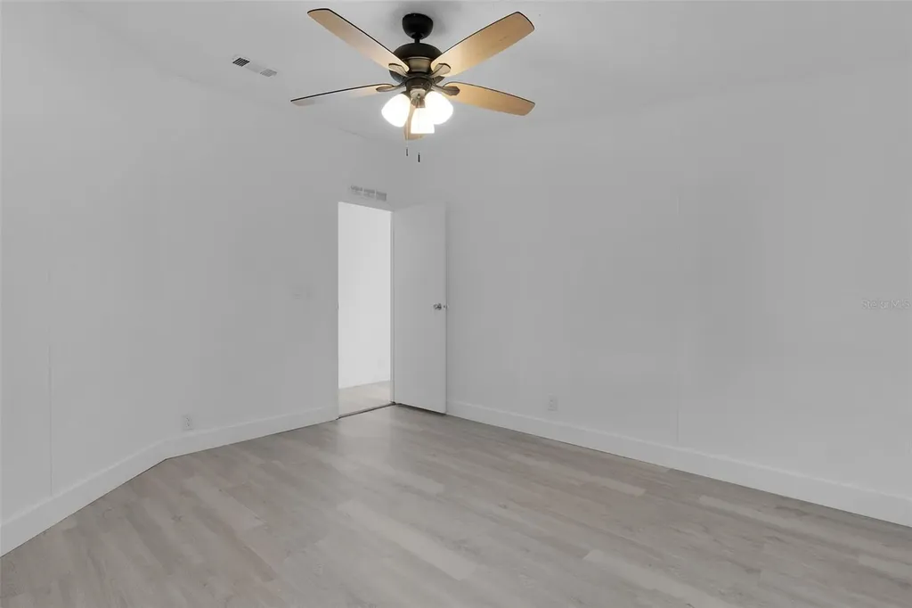 27817 W Pelican Isle Drive Leesburg FL 34748