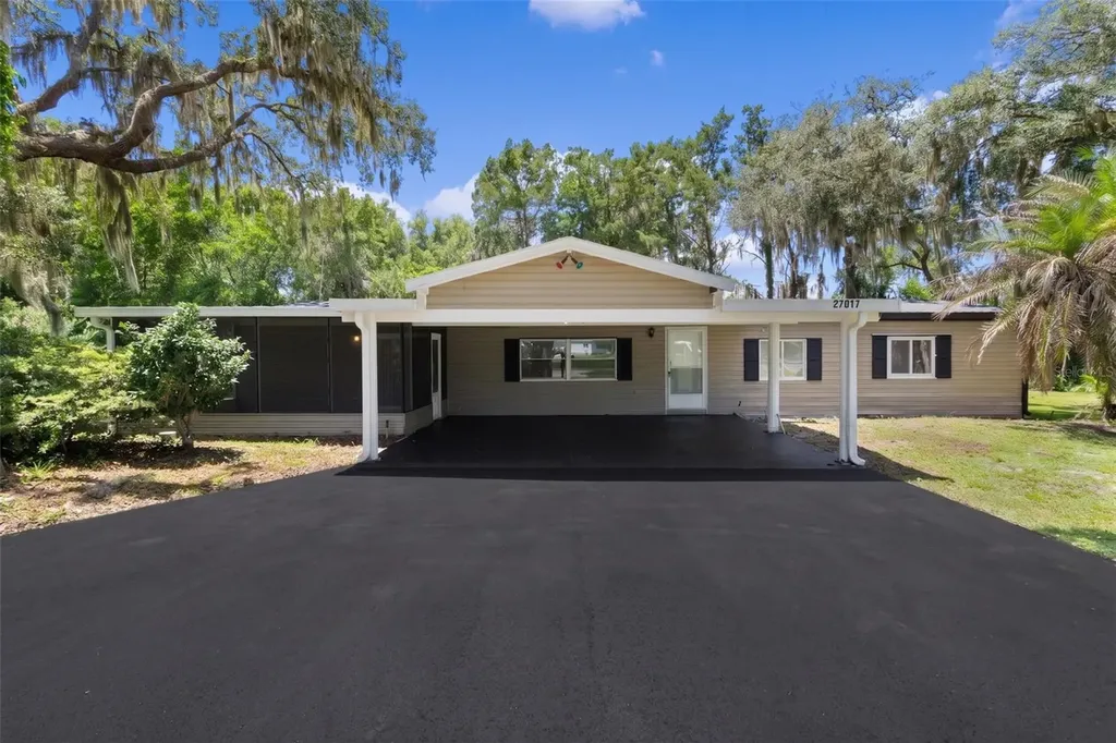 27817 W Pelican Isle Drive Leesburg FL 34748