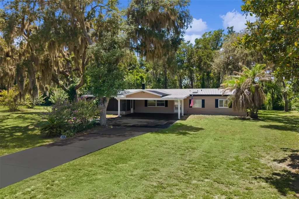 27817 W Pelican Isle Drive Leesburg FL 34748