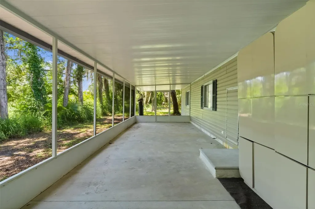27817 W Pelican Isle Drive Leesburg FL 34748