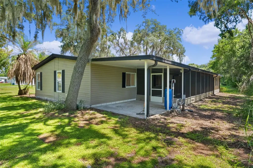 27817 W Pelican Isle Drive Leesburg FL 34748