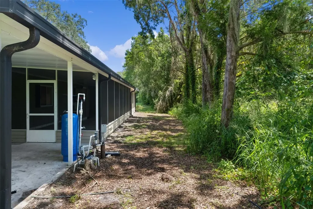 27817 W Pelican Isle Drive Leesburg FL 34748