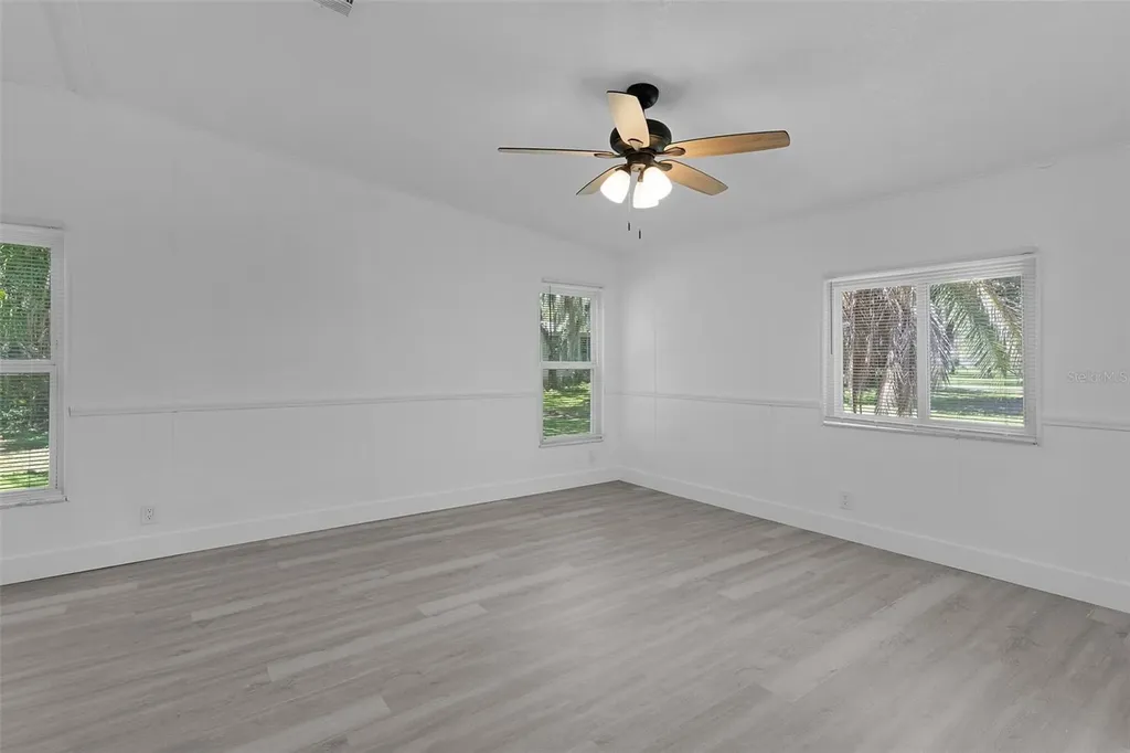 27817 W Pelican Isle Drive Leesburg FL 34748
