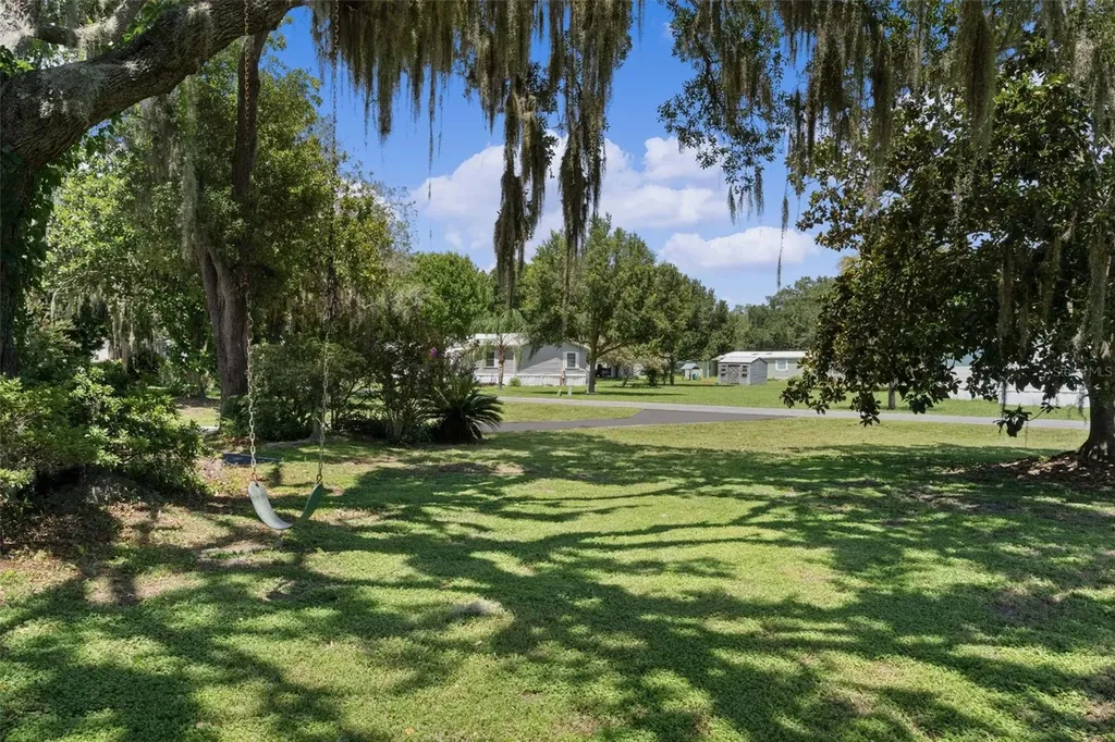 27817 W Pelican Isle Drive Leesburg FL 34748
