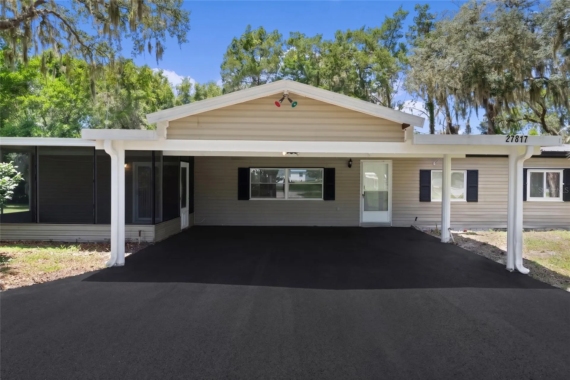 27817 W Pelican Isle Drive Leesburg FL 34748