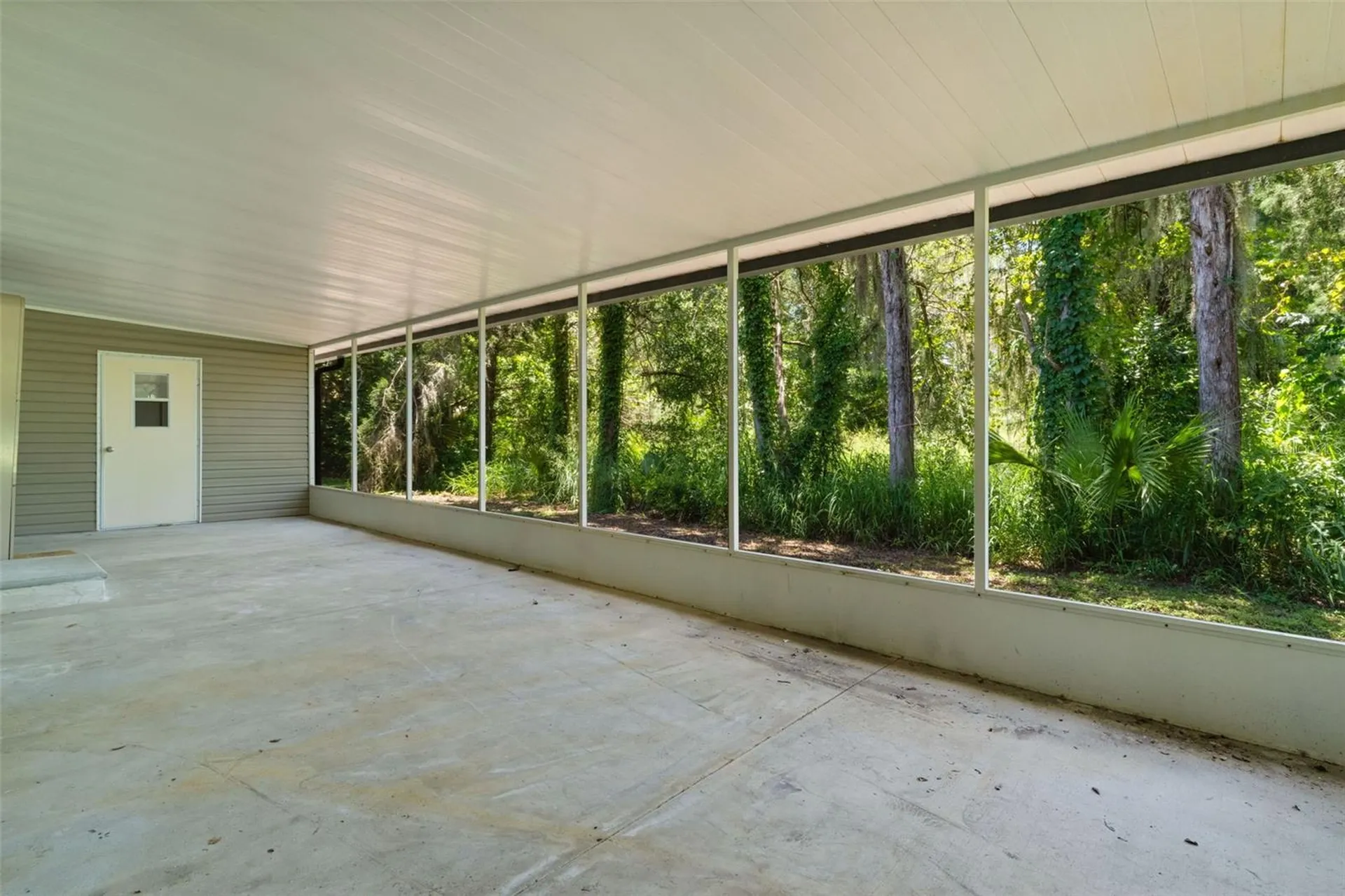 27817 W Pelican Isle Drive Leesburg FL 34748