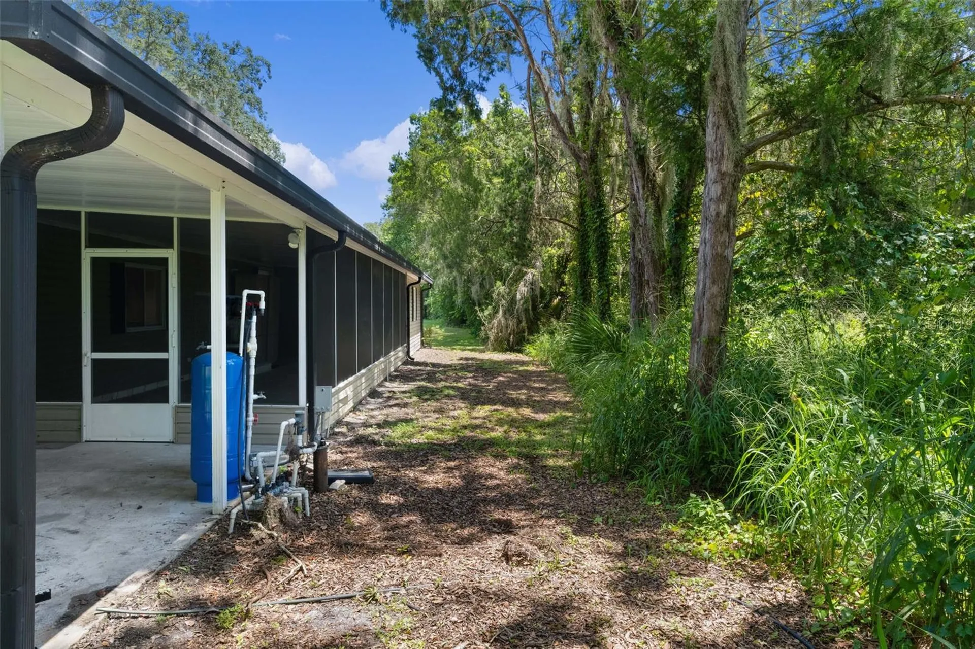 27817 W Pelican Isle Drive Leesburg FL 34748