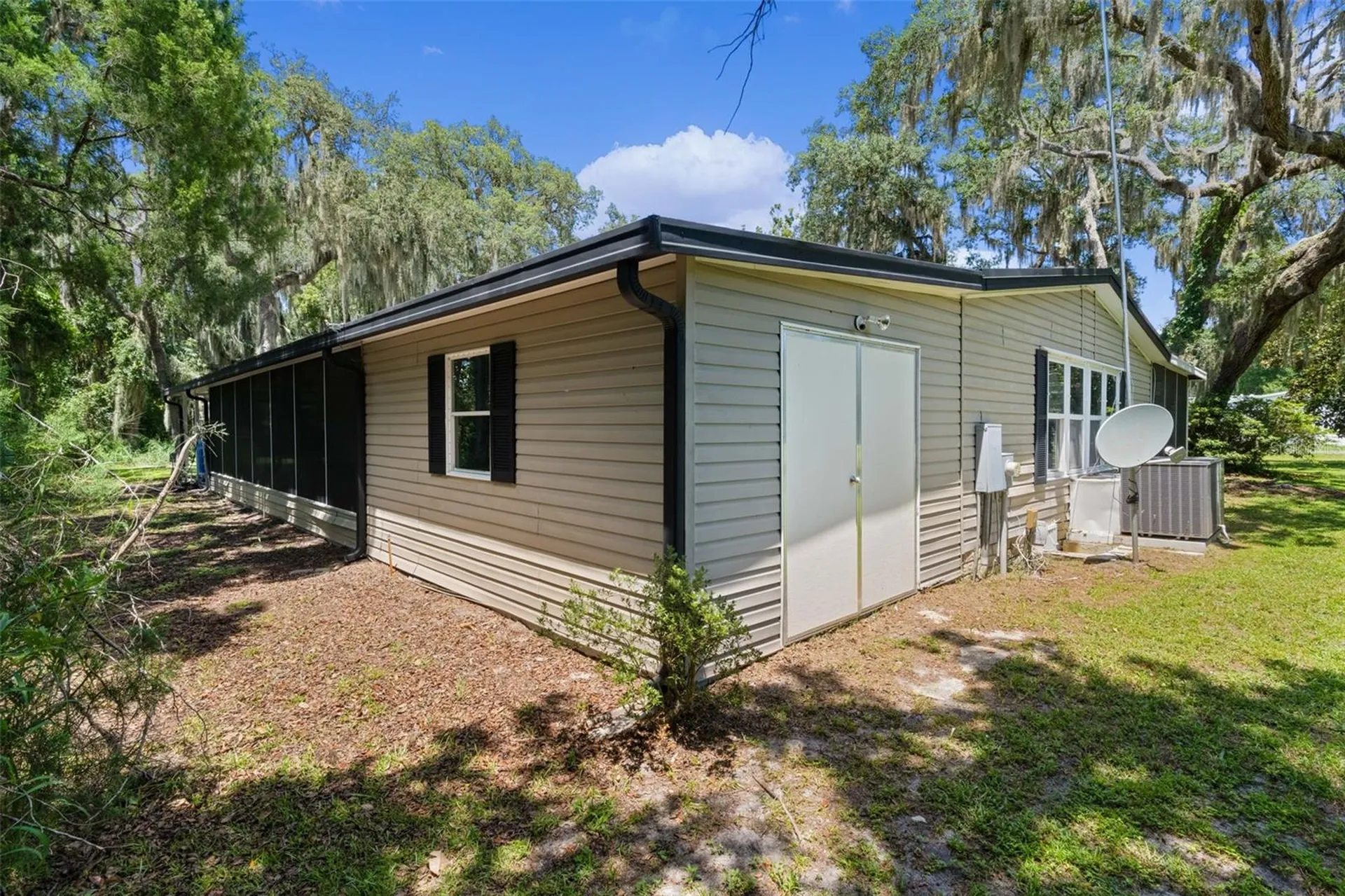 27817 W Pelican Isle Drive Leesburg FL 34748