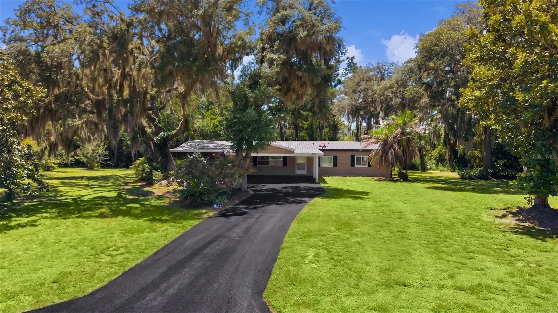27817 W Pelican Isle Drive Leesburg FL 34748