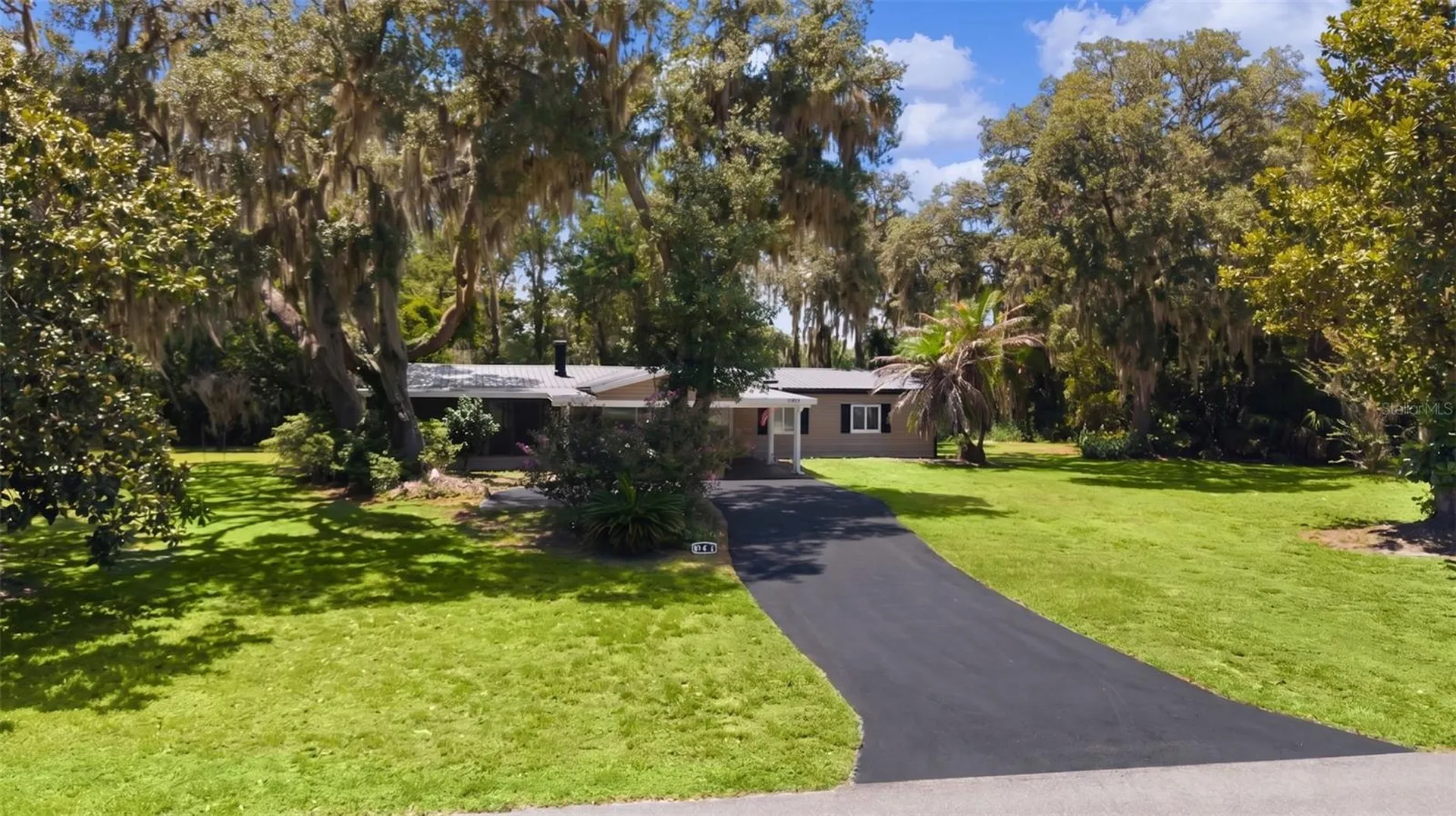 27817 W Pelican Isle Drive Leesburg FL 34748