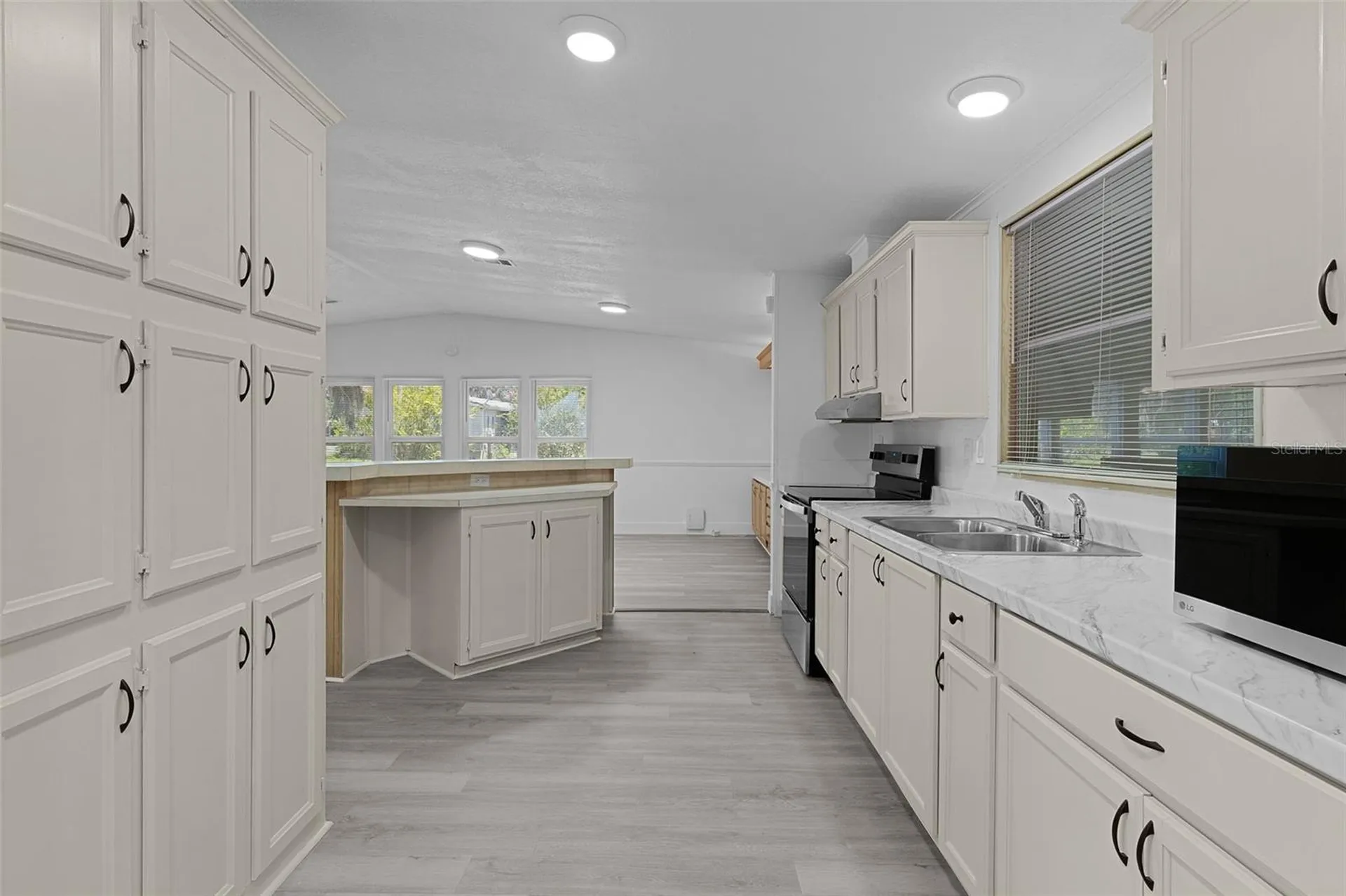 27817 W Pelican Isle Drive Leesburg FL 34748