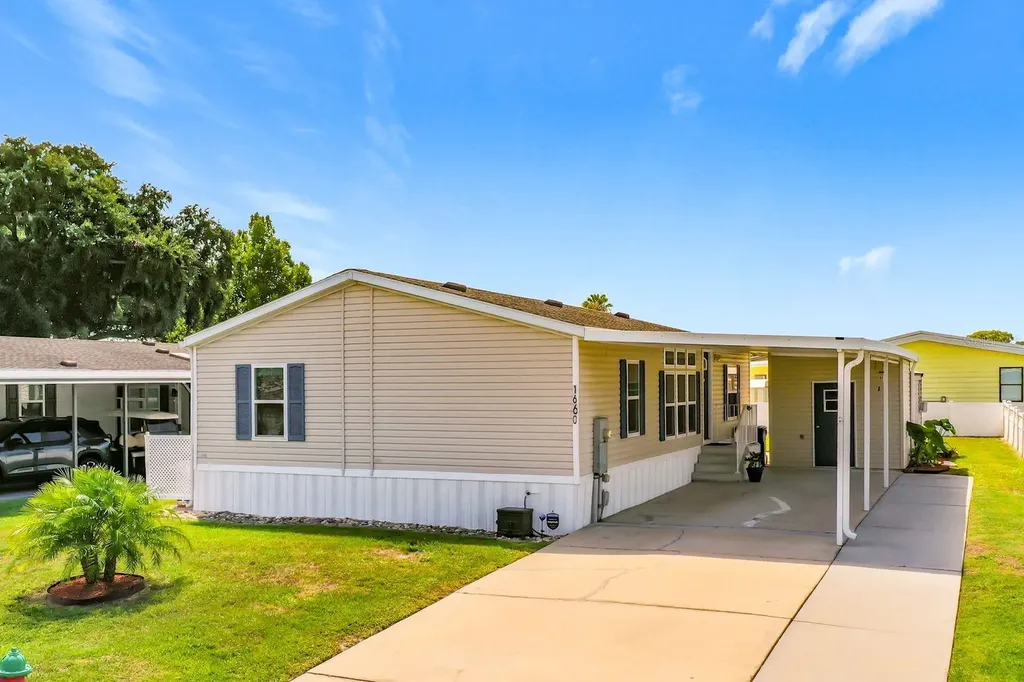 1660 Elkhart Circle Tavares FL 32778