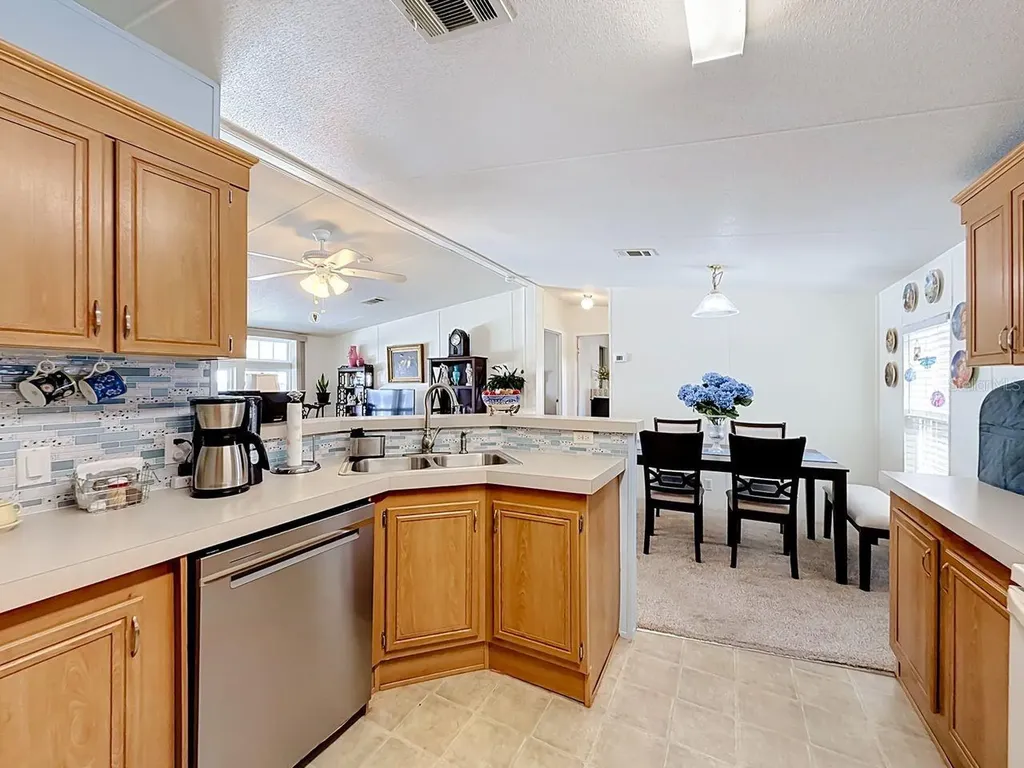 1660 Elkhart Circle Tavares FL 32778