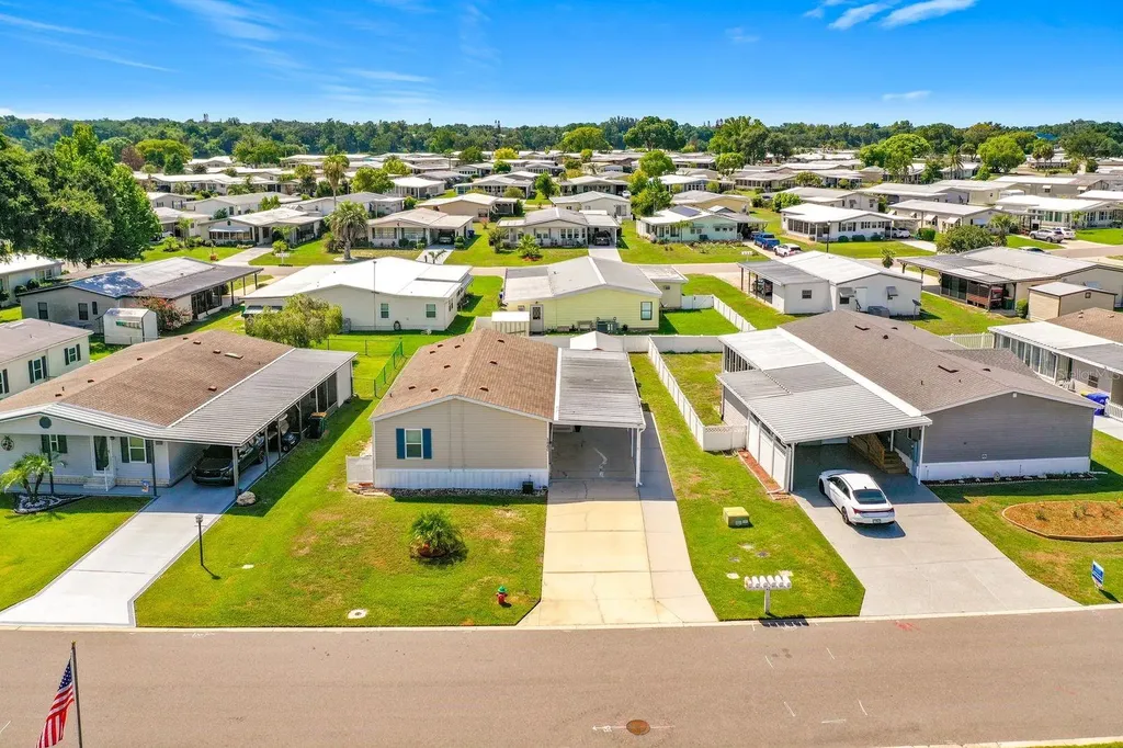 1660 Elkhart Circle Tavares FL 32778
